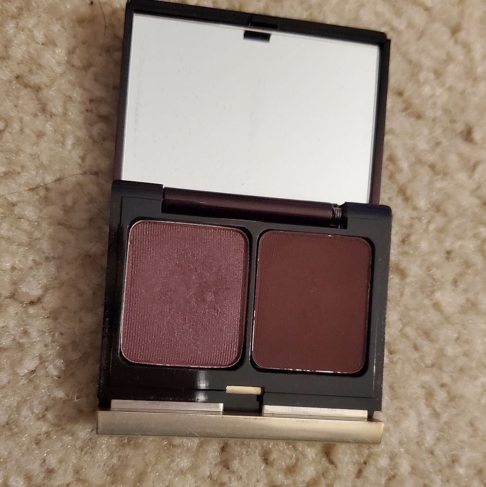 Kevyn Aucoin eyeshadow duo in 216
